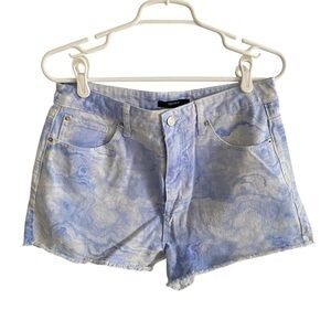 Forever 21 blue and white marble tie-dye style denim shorts. Frayed hem
